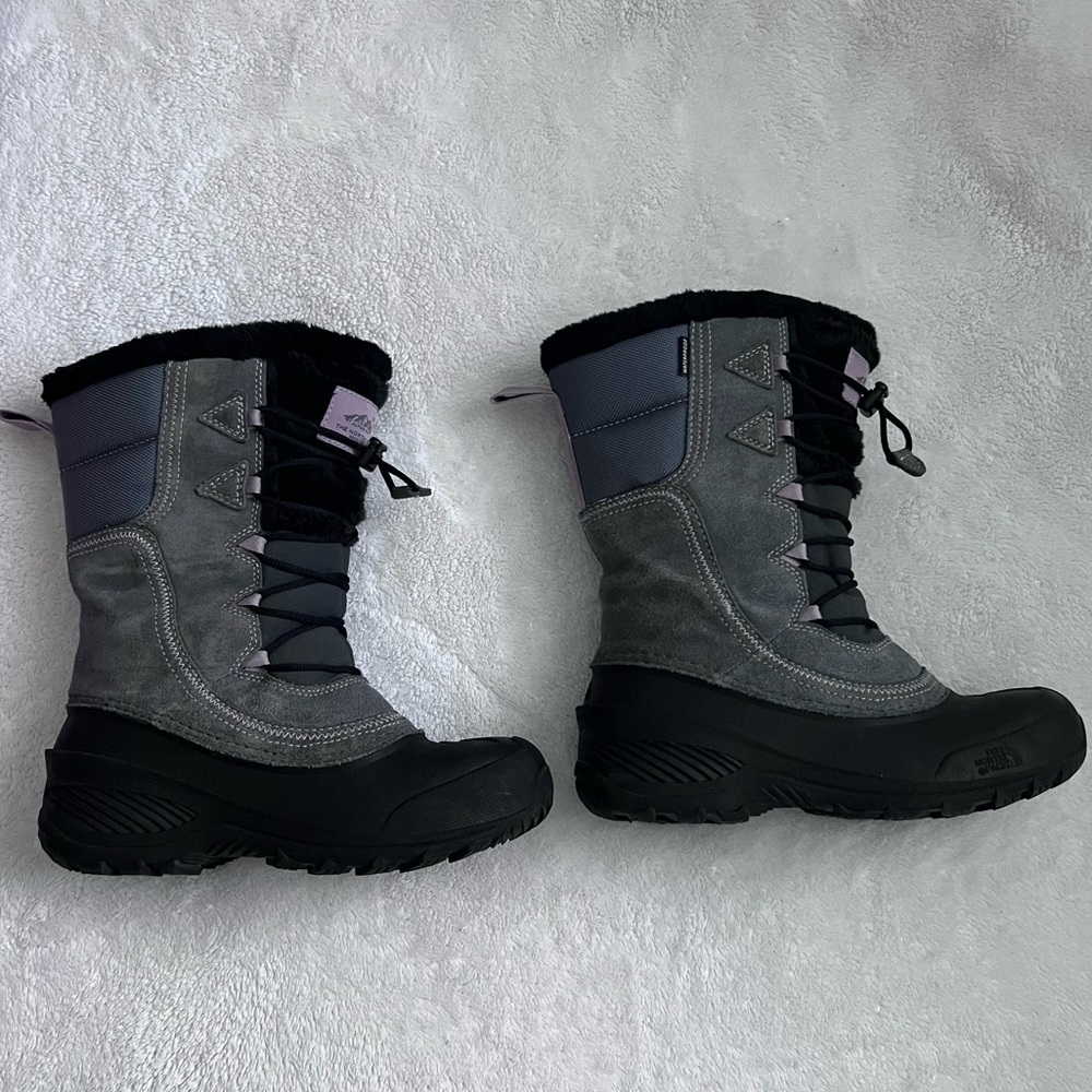 North Face Snow boots kids size  5 black